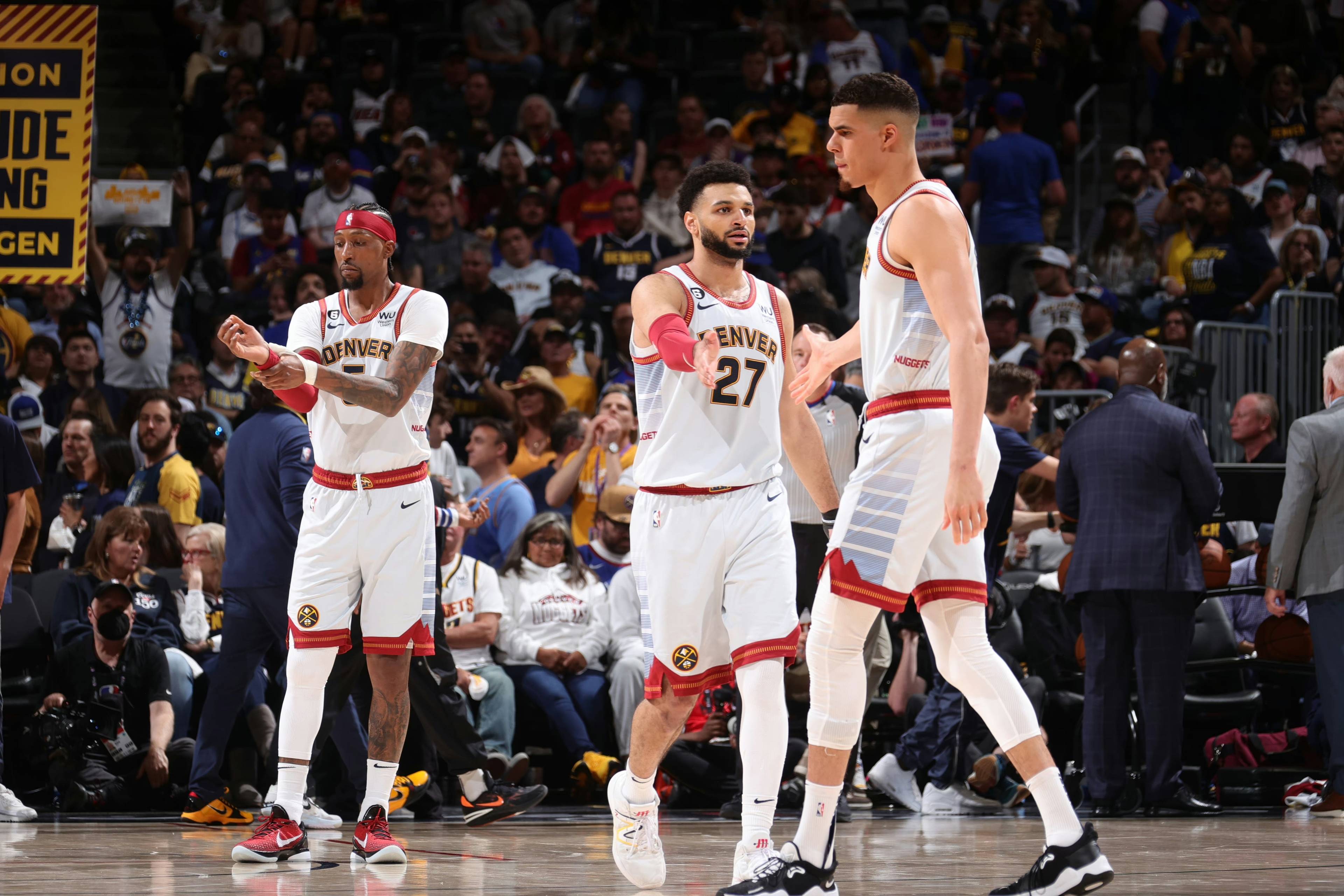 国家队教练下课风波频发（国家队帅位动荡连连）