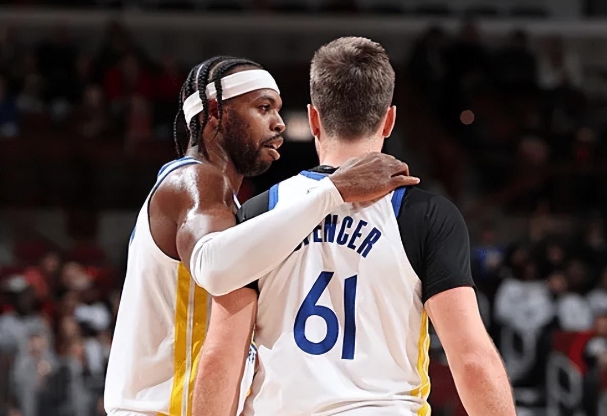 英超联赛周最佳球员：费尔南德斯获得满分10分（英超周最佳出炉：费尔南德斯获评满分10分）