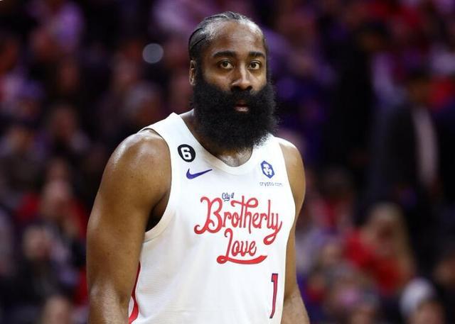 埃斯特旺经纪人：我们连续4年和巴萨谈转会，但对方财政困难（埃斯特旺经纪人：与巴萨四年洽谈转会受阻，因其财务吃紧）