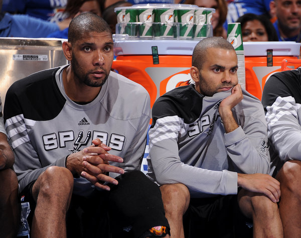 球星赛后发文鼓励全队：继续战斗（赛后球星发文为球队打气：奋战到底）