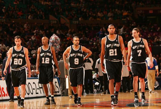 美记：相比选秀权雄鹿更想用字母换成名球星，比如特雷·杨（美媒：雄鹿宁要即战力巨星而非选秀权，甚至愿用字母哥换来如特雷·杨等球星）